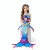 Niña usando traje de sirena multicolor ideal para piscina, playa o disfraz