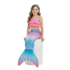 Modelo infantil usando traje de sirena rosa/celeste para piscina y playa